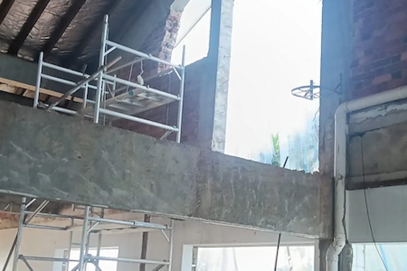 Partial Reconstruction: Keeping Facade While Rebuilding Behind
