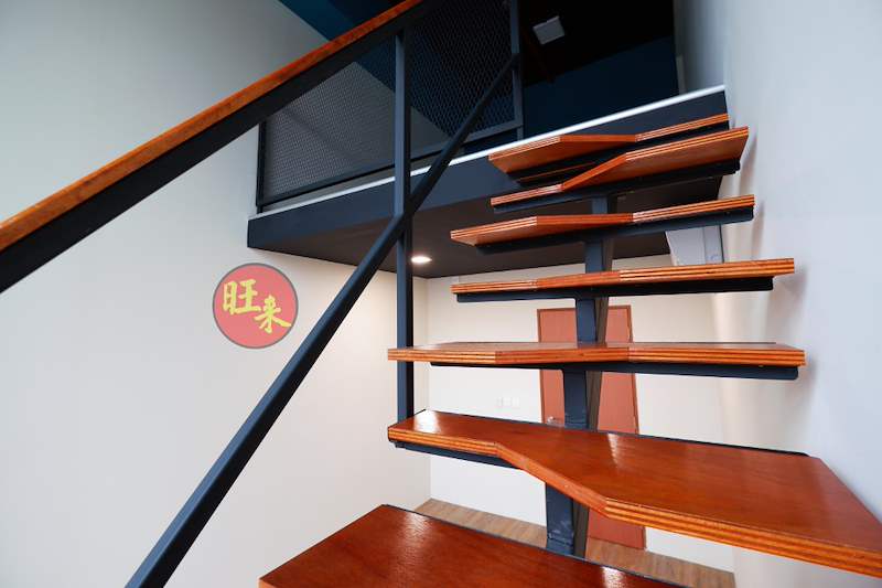 Underside detail of the cantilevered treads on the steel spine - Office loft with a cantilevered steel and timber staircase (HomeOffice) | Wong Lye, BCA General Builder Class 2, Singapore